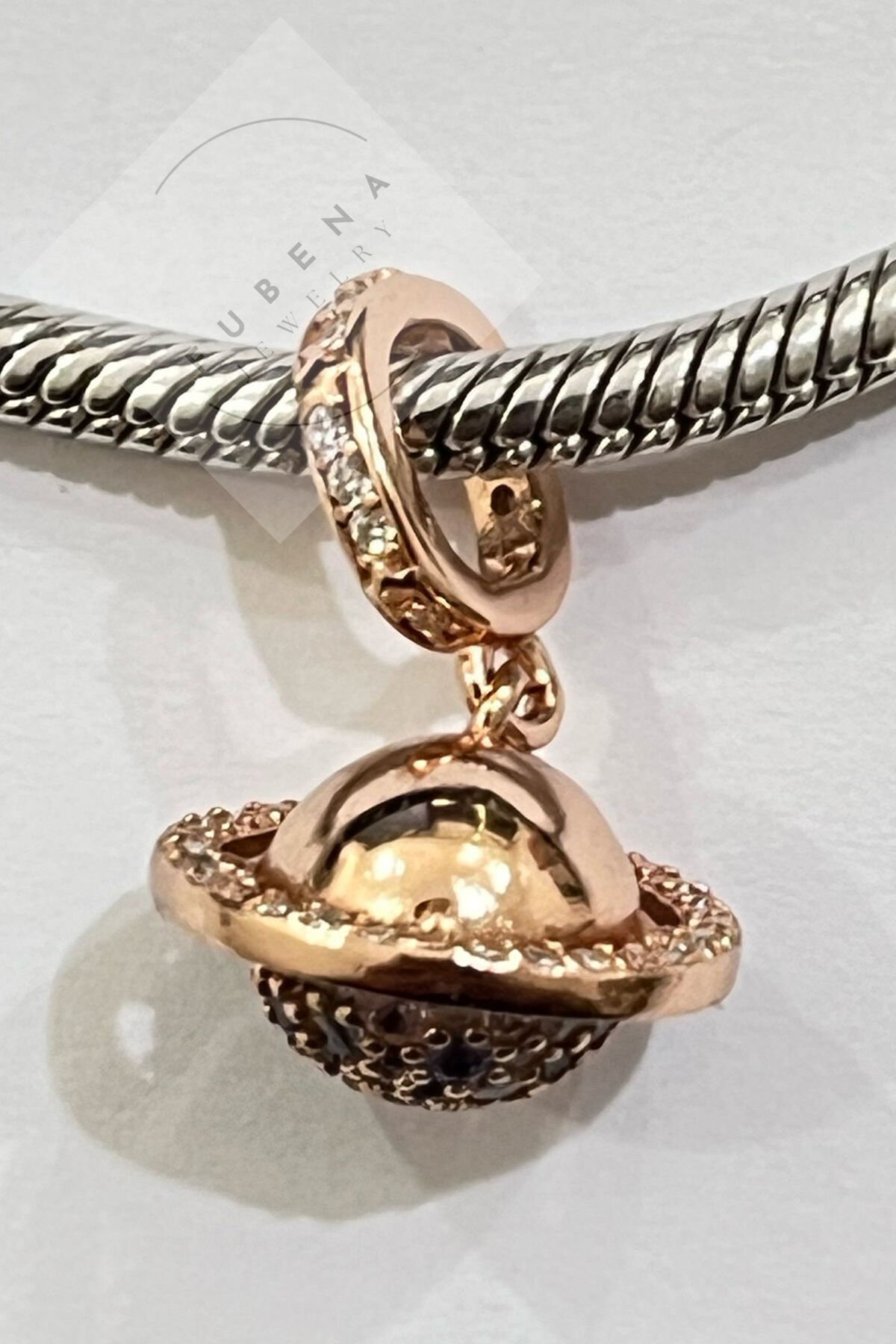Rose Taşlı Satürn Sallantılı Charm